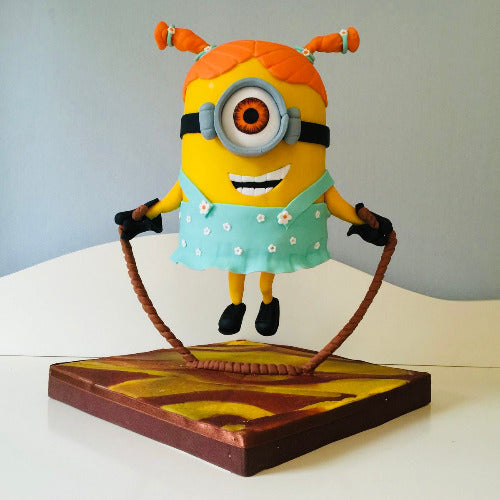 Structured cake course – learn internal supports, stacking, and sculpted cake techniques