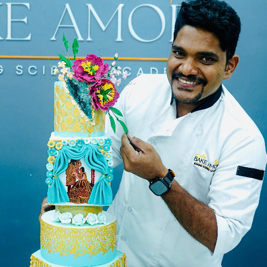 Wedding cake course – learn multi-tier cake stacking, icing, and elegant decoration